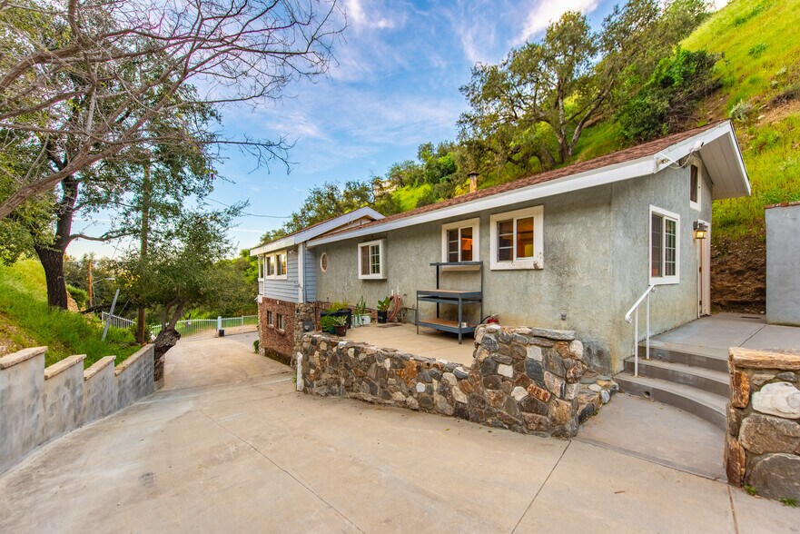 More Photos Of 12141 Wildwood Trl, Kagel Canyon Specialty For Sale