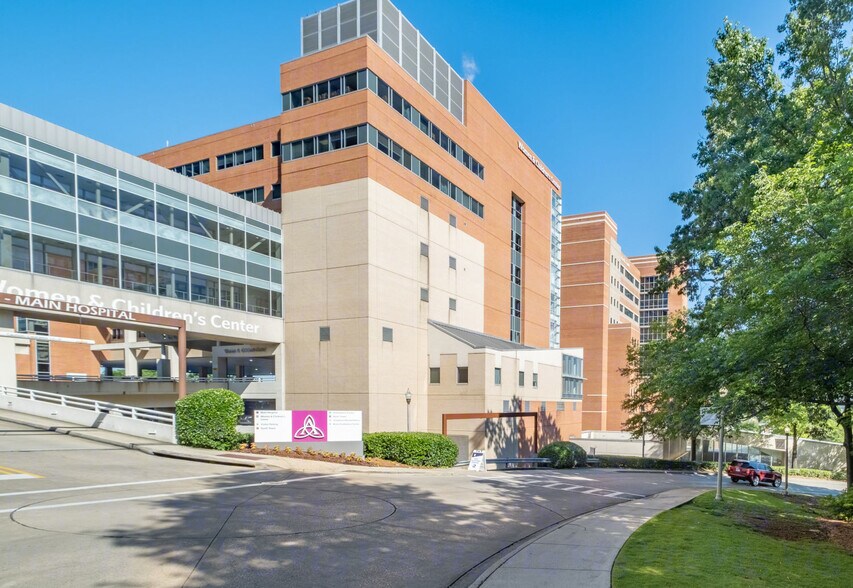 More Photos Of 800 Saint Vincents Dr, Birmingham Medical For Lease