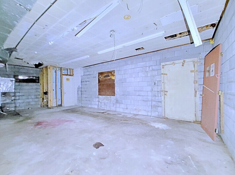 More Photos Of 3737 Boone Trl, Fayetteville Convenience Store For Sale
