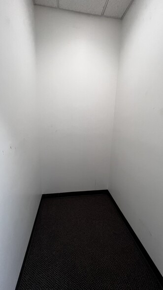 More Photos Of 2100 Ferry St, Easton Medical For Lease