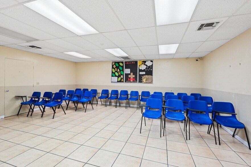 More Photos Of 1921 E Belmont Ave, Fresno Lodge Meeting Hall For Sale