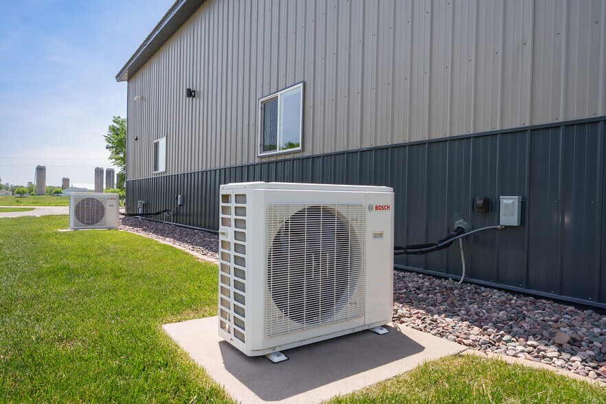 More Photos Of 22946 100th Ave, Cadott Manufacturing For Sale