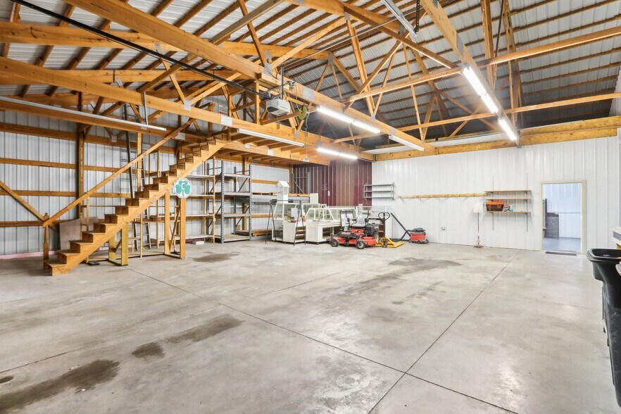 More Photos Of 680 Enterprise Dr, Lake Mills General Retail For Sale