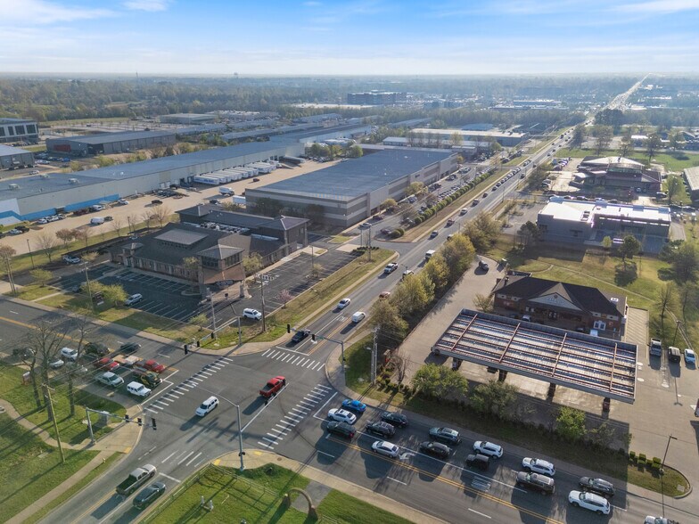 More Photos Of 2701 SE J St, Bentonville Office For Lease