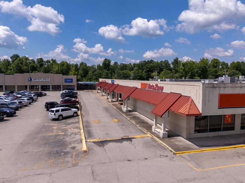 More Photos Of 677 W Church St, Lexington Unknown For Lease