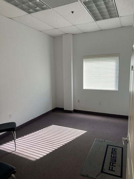 More Photos Of 1650 12th St E, Palmetto Manufacturing For Sale