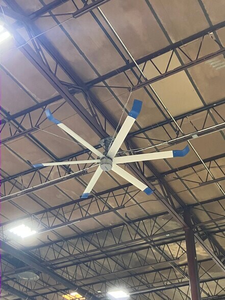 More Photos Of 11839 Shiloh Rd, Dallas Warehouse For Lease