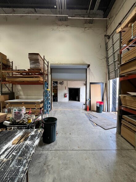 More Photos Of 6 Corporate Pky, Goose Creek Distribution For Lease