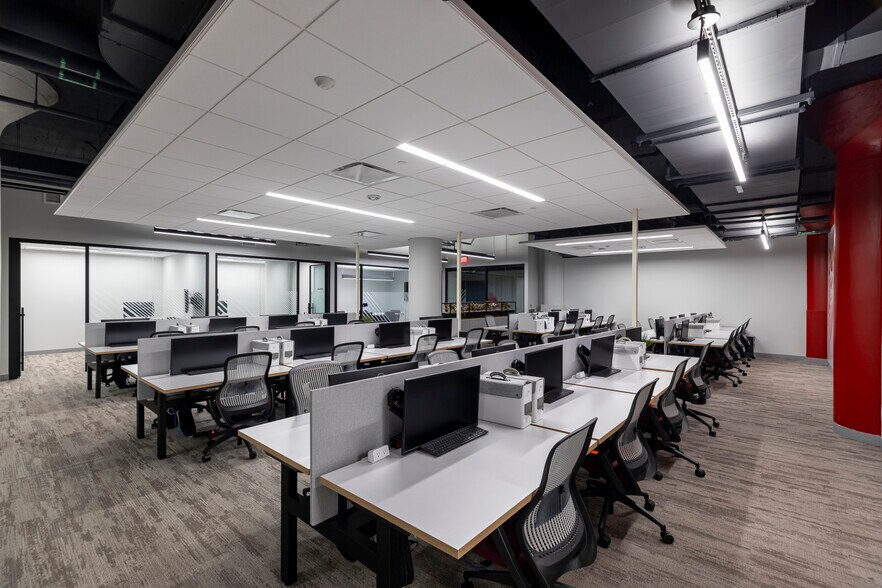 More Photos Of 401 N Broad St, Philadelphia Industrial For Lease