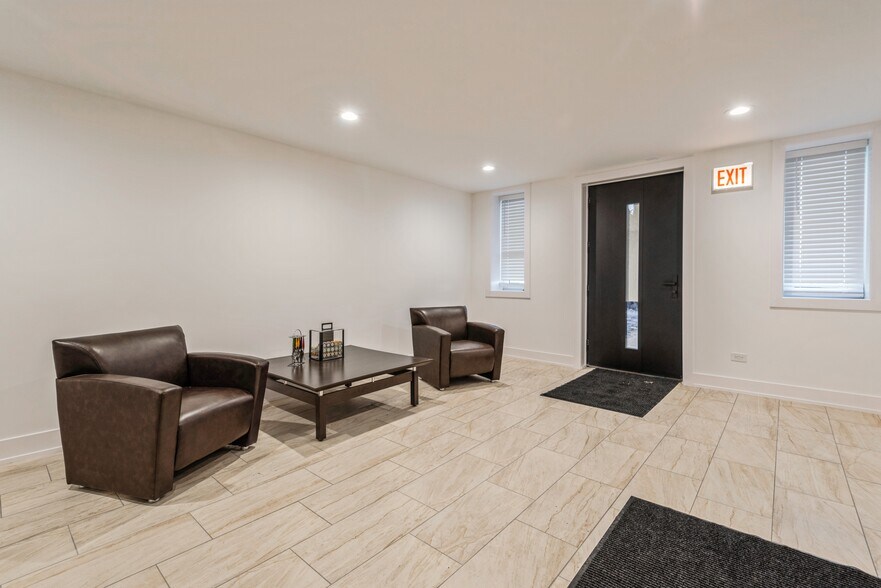 More Photos Of 1535 W Estes Ave, Chicago Multifamily For Sale