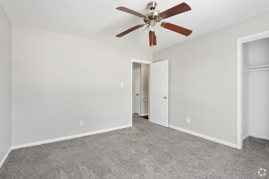 More Photos Of 107 Sterling Ct NW, Center Point Apartments For Sale