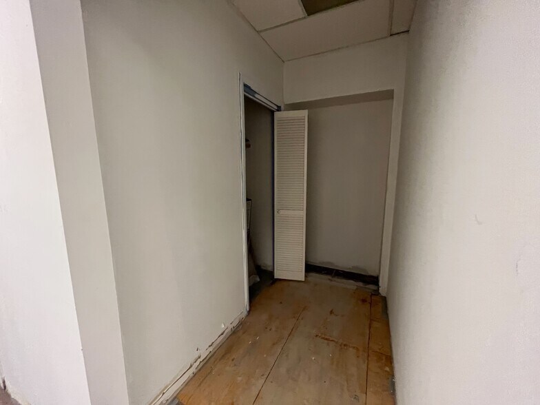 More Photos Of 3401-3409 W Fullerton Ave, Chicago Storefront Retail Office For Lease