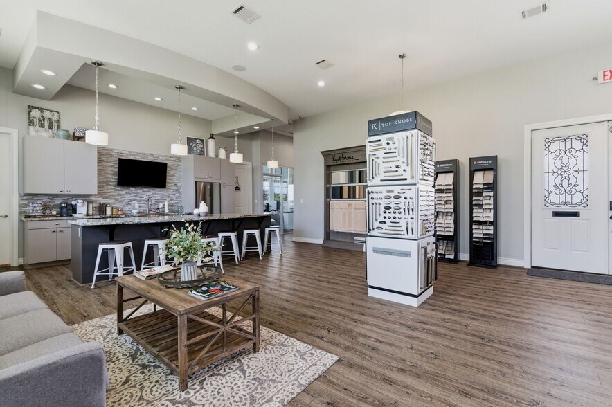 More Photos Of 21012 Eva St, Montgomery Freestanding For Sale