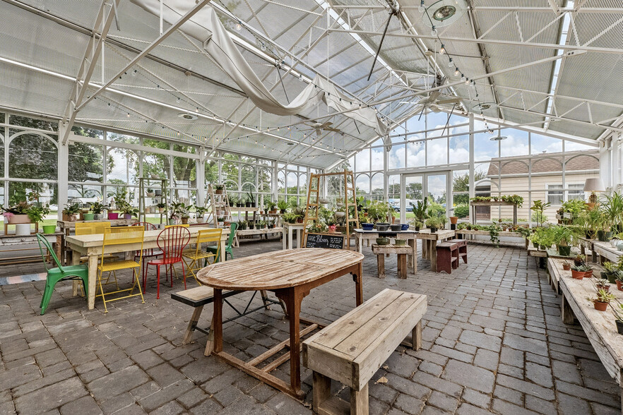 More Photos Of 1126 E State St, Sycamore Storefront Retail Residential For Sale