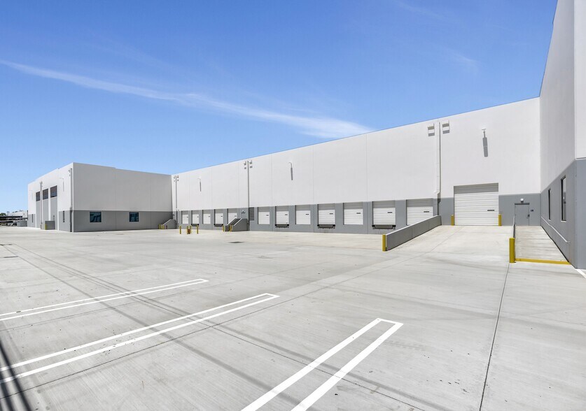 More Photos Of 1062 McGaw Ave, Irvine Warehouse For Lease