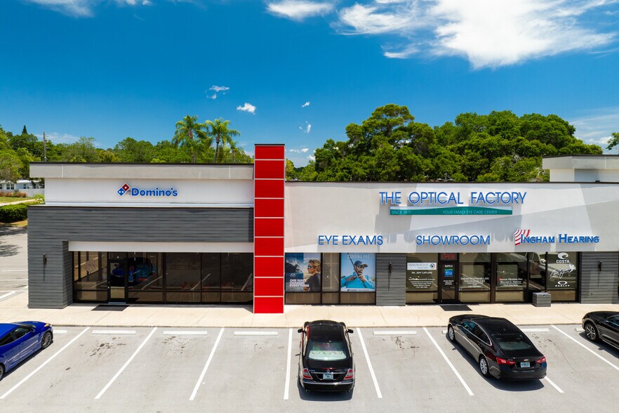 More Photos Of 800 E Bay Dr, Largo General Retail For Lease