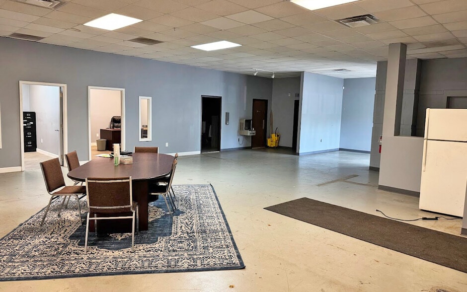 More Photos Of 4357-4359 Highland Rd, Waterford Industrial For Sale