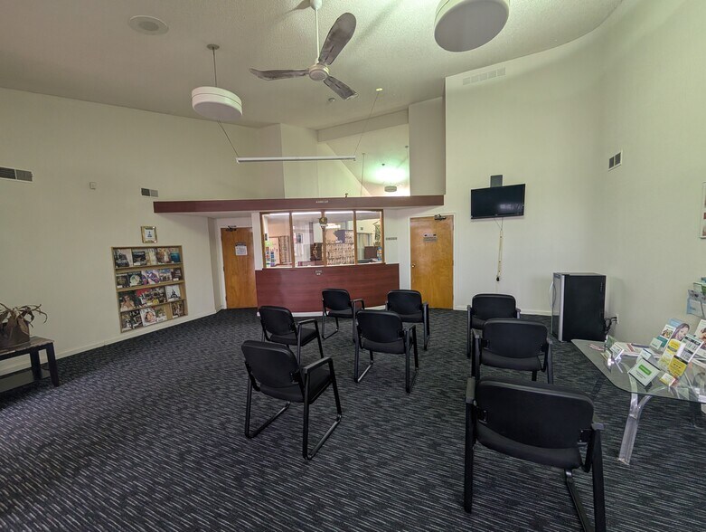 More Photos Of 10720 W 7 Mile Rd, Detroit Office For Sale