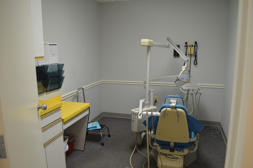 More Photos Of 2065-2067 Klockner Rd, Trenton Medical For Lease