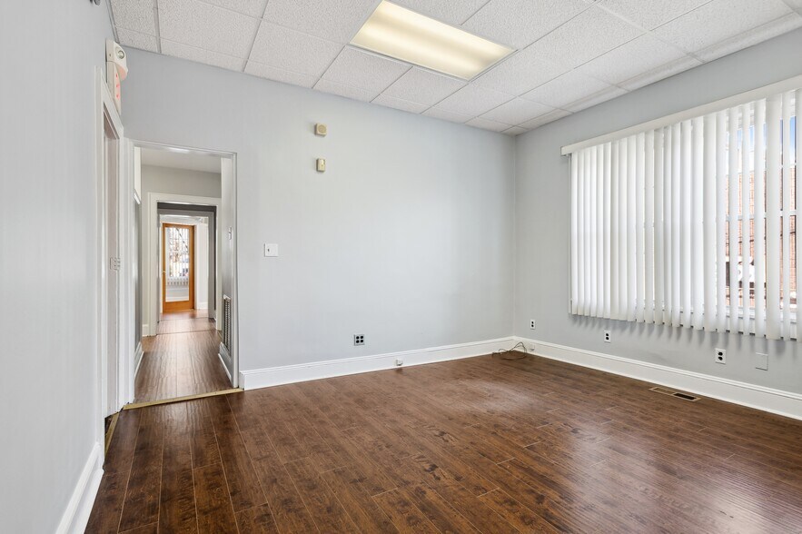 More Photos Of 586 Livingston Ave, North Brunswick Office For Sale