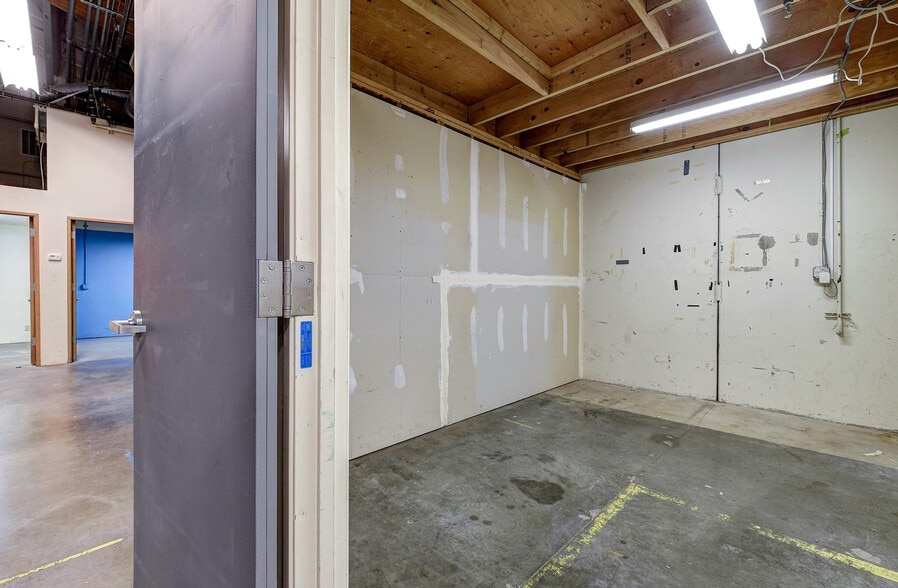 More Photos Of 3101 111th St SW, Everett Manufacturing For Lease