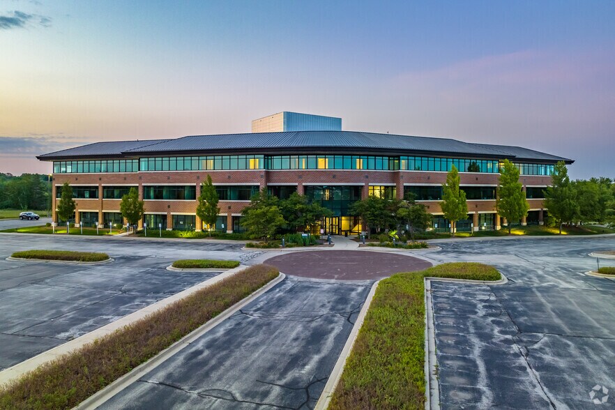 More Photos Of 11414 W Park Pl, Milwaukee Unknown For Lease