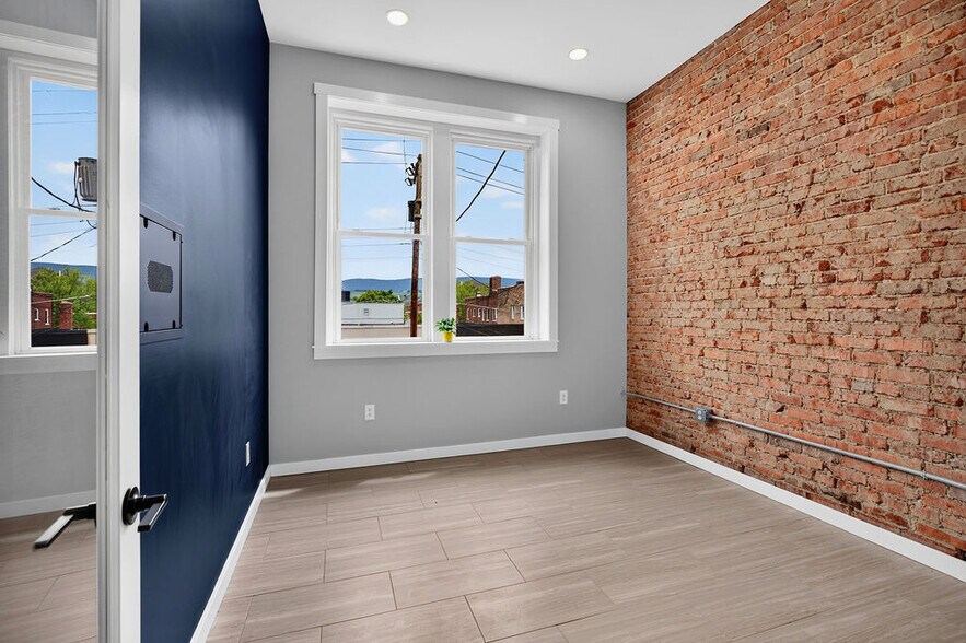 More Photos Of 143 N Wayne Ave, Waynesboro Storefront Retail Office For Sale