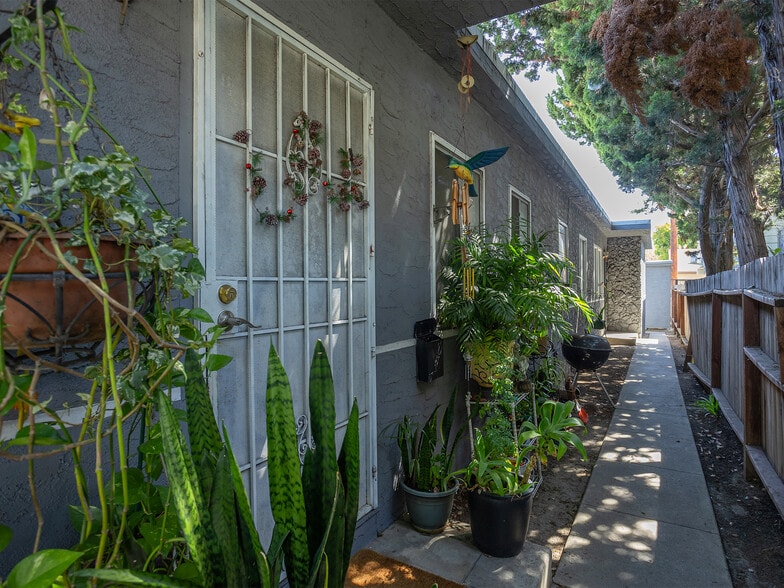 More Photos Of 1218 N Hollywood Way, Burbank Multifamily For Sale