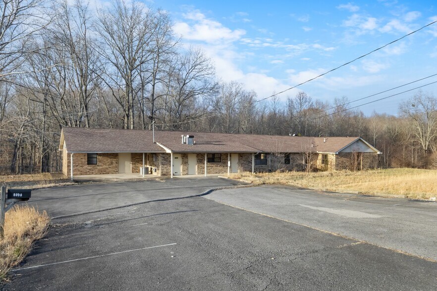 Primary Photo Of 2425 Highway 41A Byp, Clarksville Light Distribution For Sale