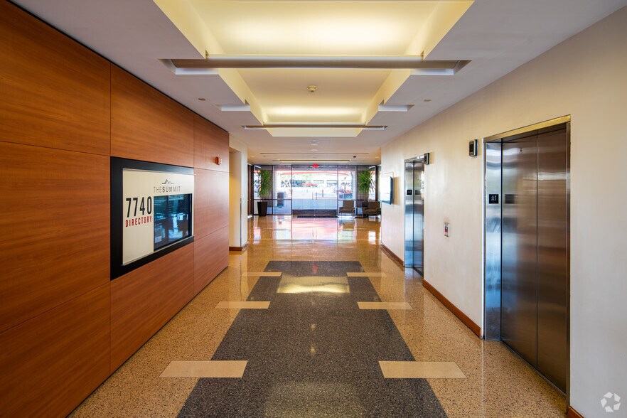 More Photos Of 7740 N 16th St, Phoenix Office For Lease