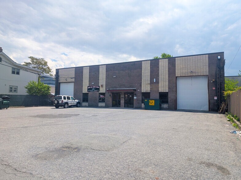 Primary Photo Of 83-85 Myer St, Hackensack Warehouse For Lease