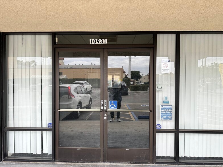 More Photos Of 10931-10991 Rosecrans Ave, Norwalk Unknown For Lease