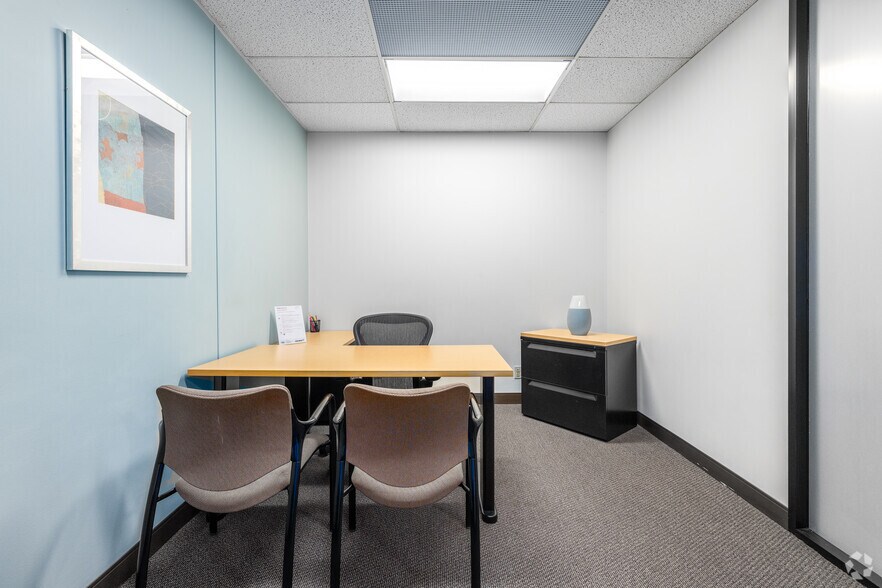 More Photos Of 400 E Pratt St, Baltimore Coworking Space