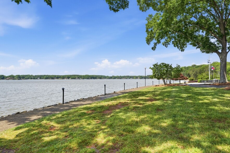 More Photos Of 9715 Nine Eagles Ln, Charlotte Specialty For Sale