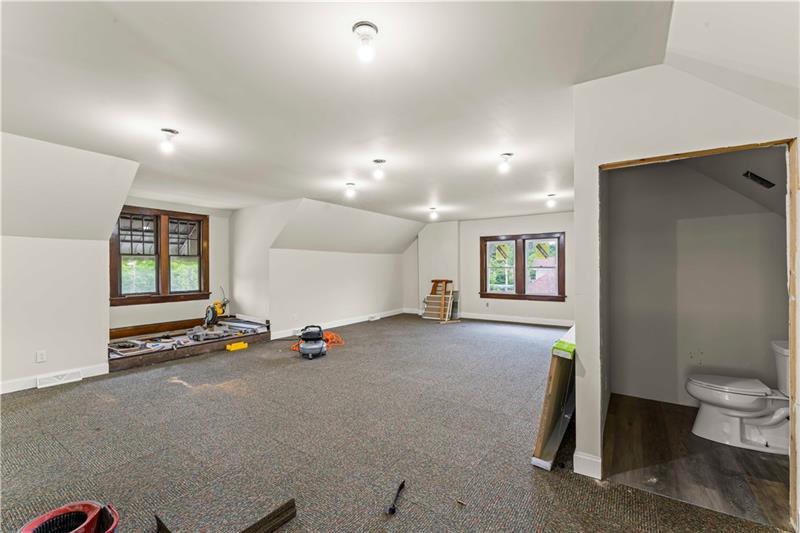 More Photos Of 600 E Maiden St, Washington Office Residential For Sale
