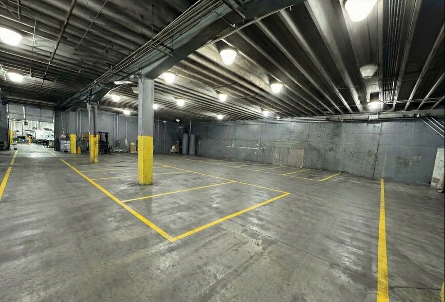 More Photos Of 309 Palette Dr, Fort Worth Manufacturing For Lease