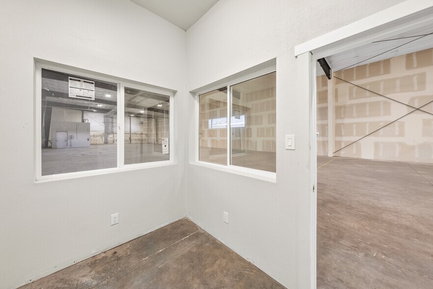 More Photos Of 188 Salmon Way, White City Industrial For Sale