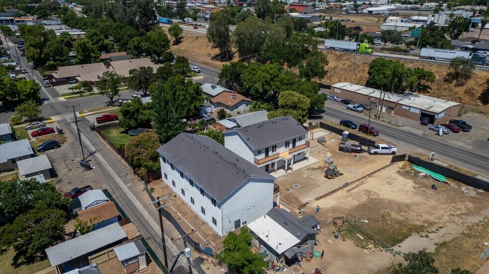 More Photos Of 40 W 13th St, Merced Apartments For Sale