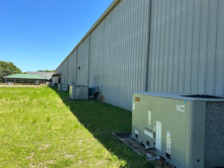 More Photos Of 135 Industrial Dr N, Madison Warehouse For Sale