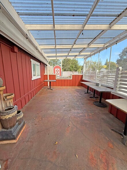 More Photos Of 3535 Guerneville Rd, Santa Rosa General Retail For Lease