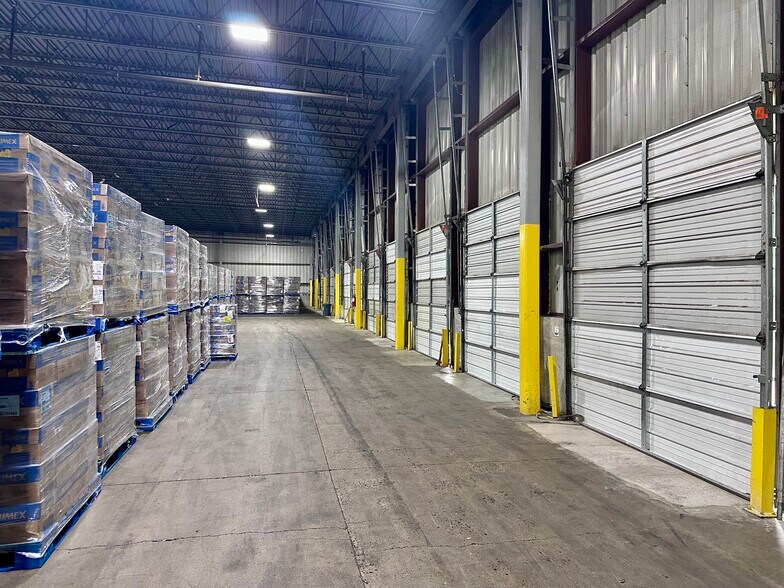 More Photos Of 1629 World Trade Center Loop, Laredo Distribution For Lease