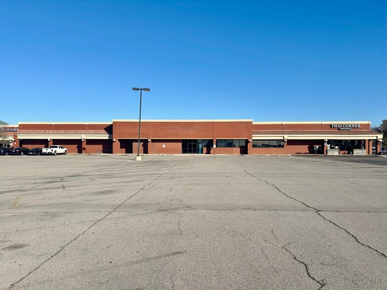 More Photos Of 1409 E Danforth Rd, Edmond General Retail For Lease