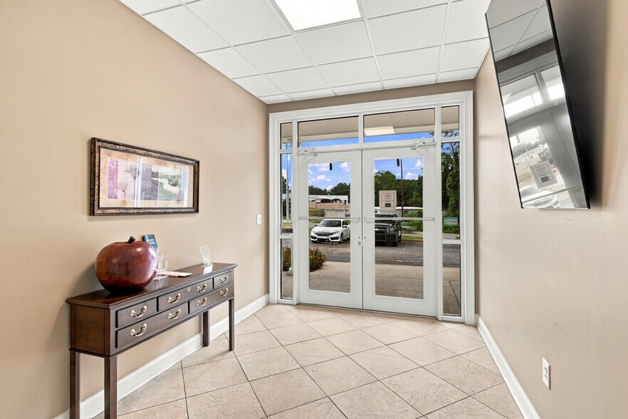 More Photos Of 2092 West Point Rd, Lagrange Bank For Sale