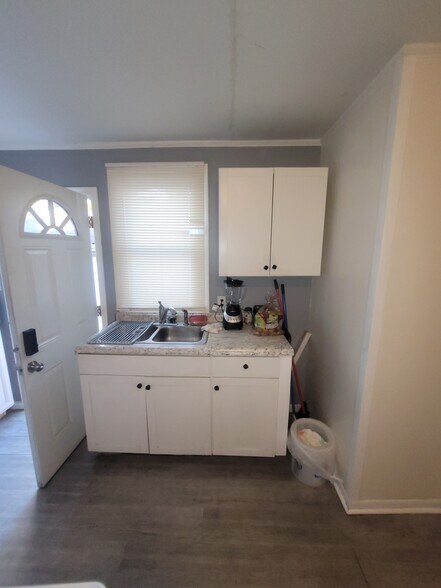 More Photos Of 1458 W 32nd St, Indianapolis Apartments For Sale