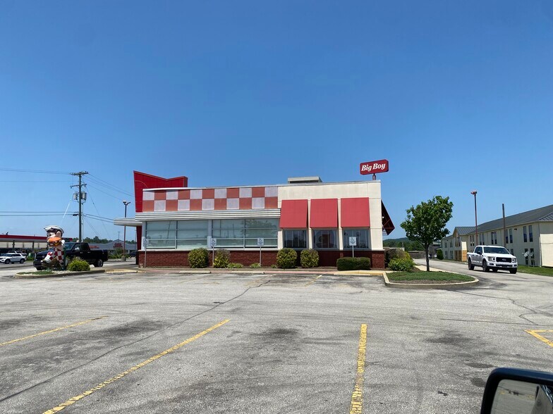 More Photos Of 157 Keystone Crossroad Dr, Shepherdsville Restaurant For Lease