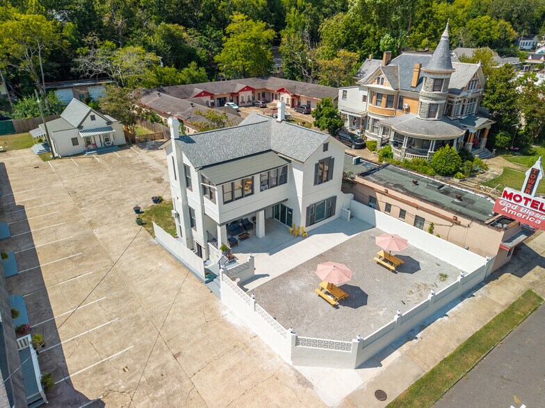 More Photos Of 741 Park Ave, Hot Springs Hotel For Sale