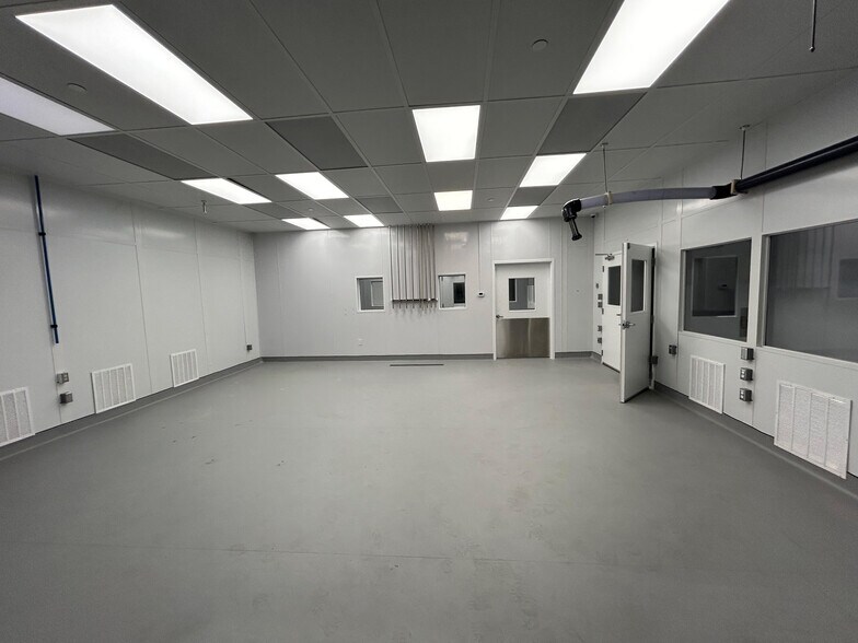 More Photos Of 2714 S Miami Blvd, Durham Warehouse For Sale
