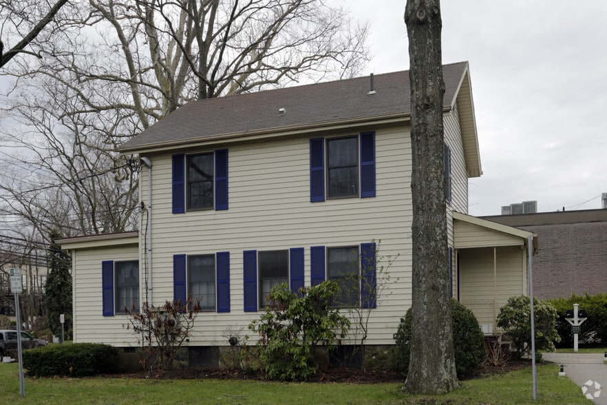 More Photos Of 20 Old Kings Hwy, Darien Medical For Sale