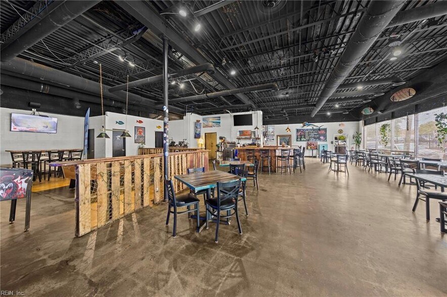 More Photos Of 130 Commerce St, Suffolk Restaurant For Sale