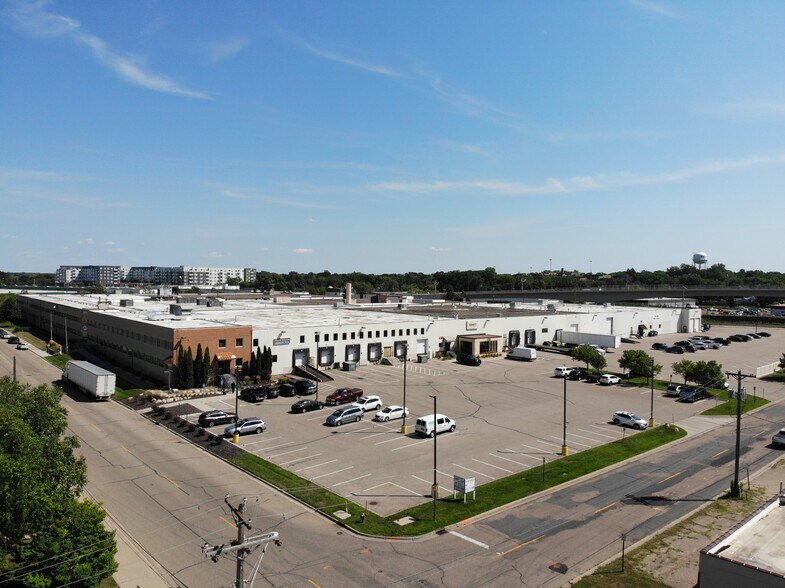 More Photos Of 125-175 Jackson Ave N, Hopkins Light Distribution For Lease